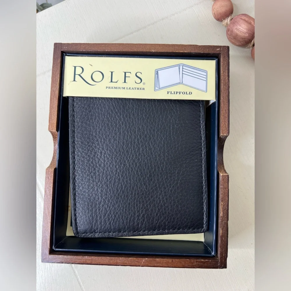 Brand New-Premium Leather Bifold Slim Wallet in a Wooden Gift Box